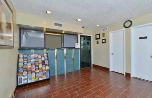фото отеля Americas Best Value Inn Red Oak
