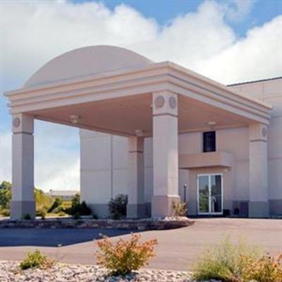 фото отеля Bellefontaine Inn and Suites
