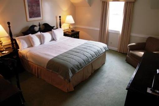 фото отеля Wachusett Village Inn