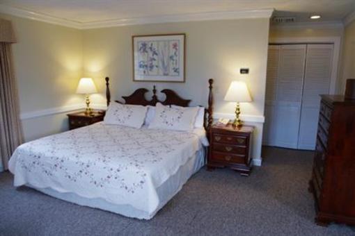 фото отеля Wachusett Village Inn
