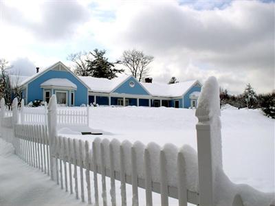 фото отеля Wachusett Village Inn