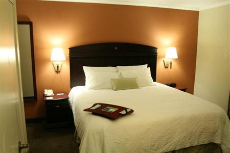 фото отеля Hampton Inn Somerset (New Jersey)