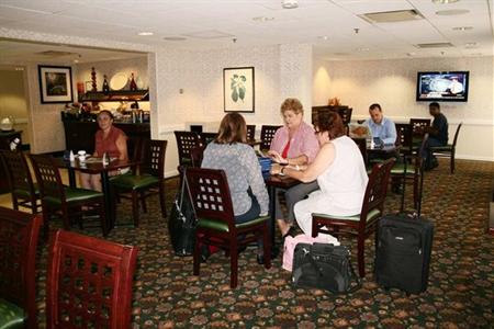 фото отеля Hampton Inn Somerset (New Jersey)