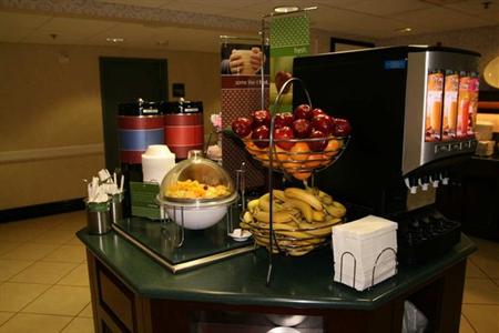 фото отеля Hampton Inn Somerset (New Jersey)