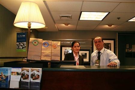 фото отеля Hampton Inn Somerset (New Jersey)