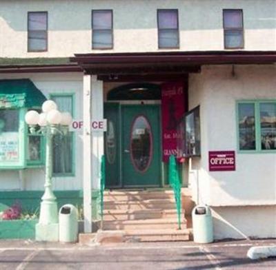 фото отеля Granny's Motel & Restaurant