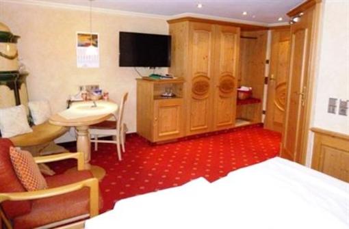 фото отеля Hotel Schwarzwaldgasthof Rossle