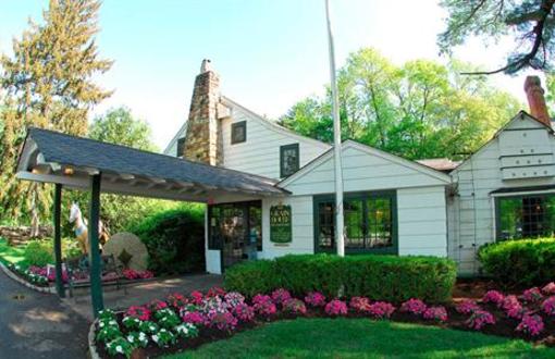 фото отеля Olde Mill Inn Basking Ridge