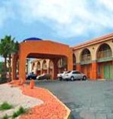 фото отеля Airport Inn and Suites