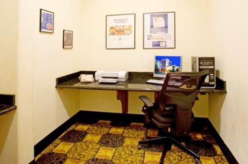 фото отеля Holiday Inn Express Hotel & Suites Weslaco