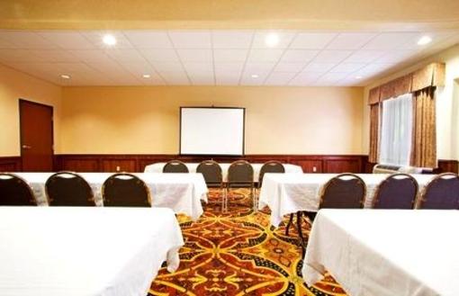 фото отеля Holiday Inn Express Hotel & Suites Weslaco