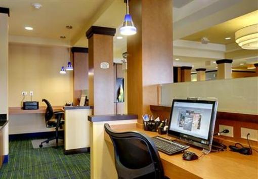 фото отеля Fairfield Inn & Suites Ottawa Starved Rock Area