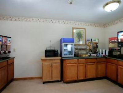 фото отеля Quality Inn & Suites Warren (Michigan)
