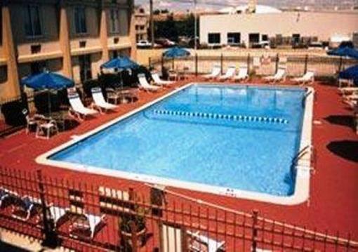 фото отеля Quality Inn & Suites Warren (Michigan)