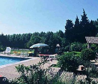 фото отеля Hostellerie Du Moulin De La Roque Althen-des-Paluds