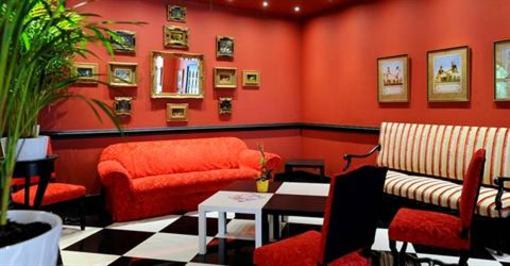 фото отеля Hostellerie Du Moulin De La Roque Althen-des-Paluds