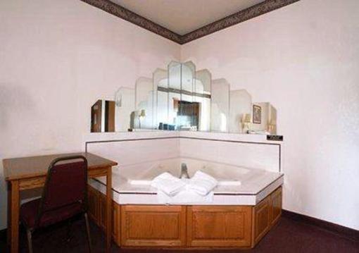 фото отеля Econo Lodge Decatur (Indiana)