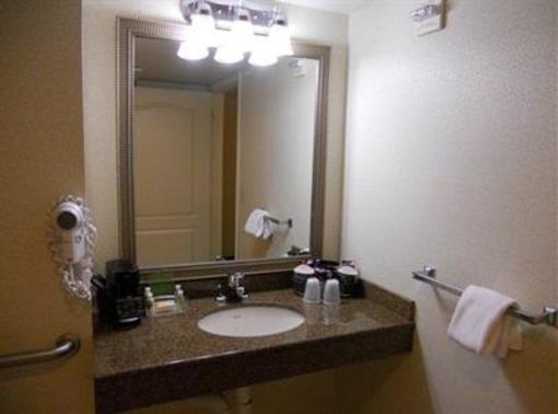 фото отеля Holiday Inn Hazlet