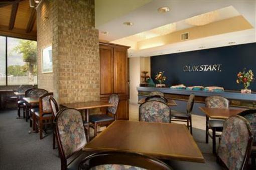 фото отеля Pear Tree Inn San Antonio Northeast