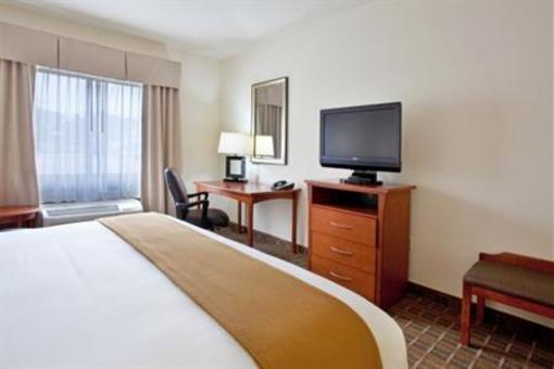 фото отеля Holiday Inn Express Hotel and Suites Hardeeville-Hilton Head