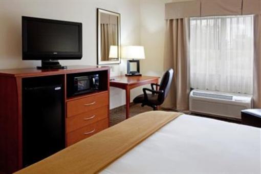 фото отеля Holiday Inn Express Hotel and Suites Hardeeville-Hilton Head
