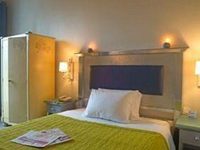Claret Hotel