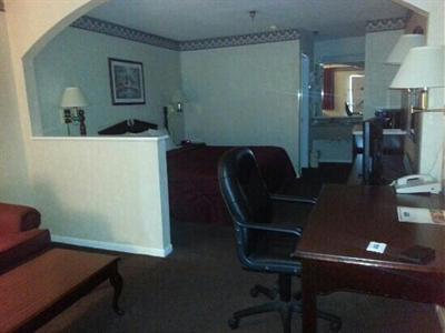 фото отеля Rodeway Inn & Suites Hwy 290 NW