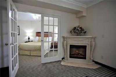 фото отеля Monte Carlo Inn - Barrie Suites