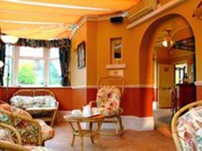 фото отеля Corner House Hotel Horley