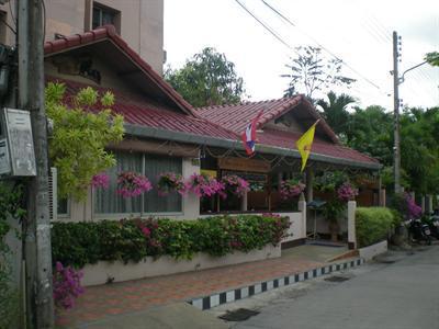 фото отеля Rux Thai Guest House Chiang Mai