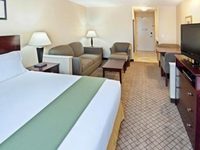 Holiday Inn Express Hotel & Suites Sumner