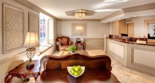 фото отеля Dauphine Orleans Hotel