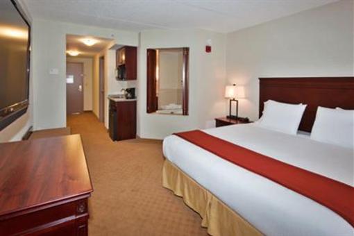 фото отеля Holiday Inn Express Hotel & Suites Brockville