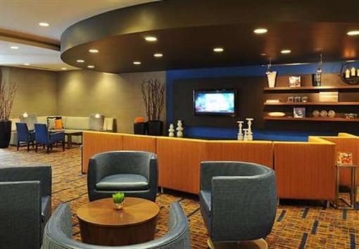 фото отеля Courtyard by Marriott Edison/Woodbridge