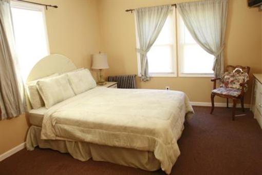фото отеля Jones Beach Hotel