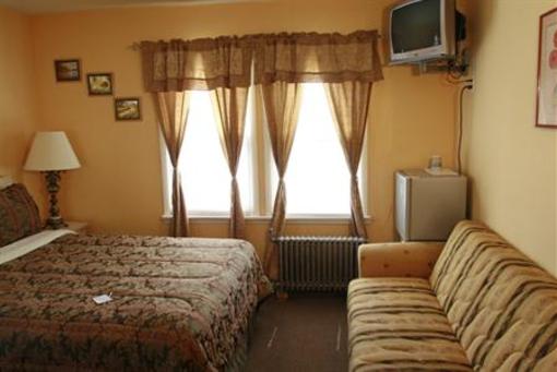 фото отеля Jones Beach Hotel