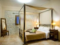 Vlyhada Guesthouse