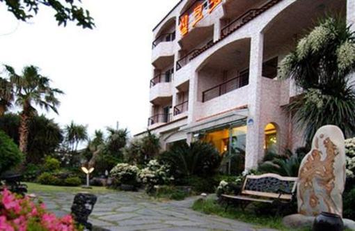 фото отеля Silkroad Pension Jeju