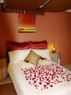 фото отеля Hoylake Inn