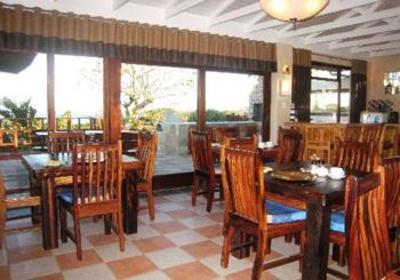 фото отеля Hoylake Inn