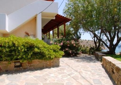 фото отеля Zorbas Apartments at Limnos Beach
