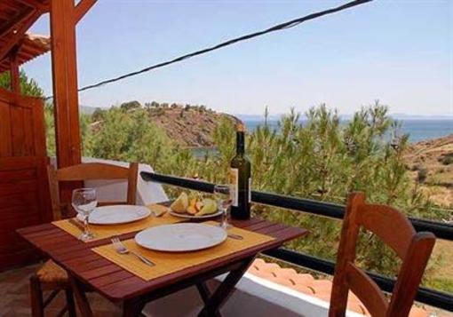 фото отеля Zorbas Apartments at Limnos Beach