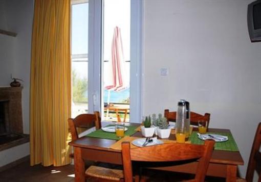 фото отеля Zorbas Apartments at Limnos Beach