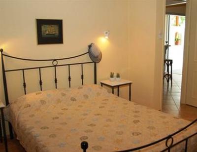 фото отеля Zorbas Apartments at Limnos Beach