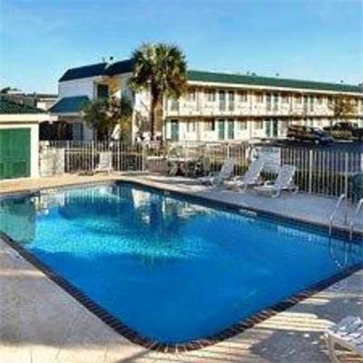 фото отеля Masters Inn Smithfield