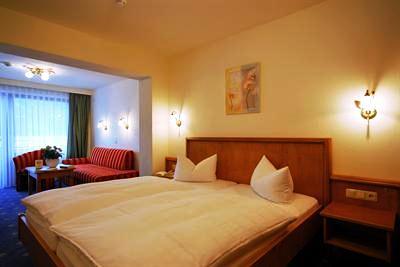 фото отеля Hotel zur Post Riezlern