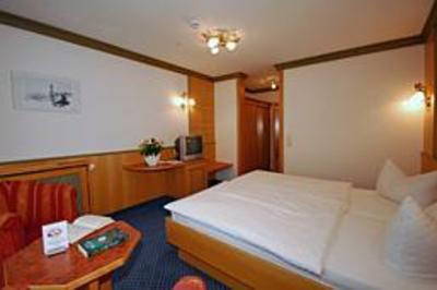 фото отеля Hotel zur Post Riezlern