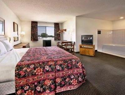 фото отеля Super 8 Motel Charles City