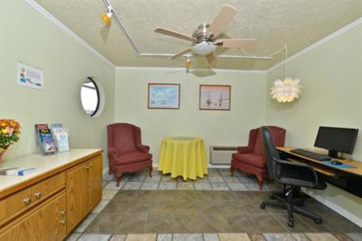 фото отеля Americas Best Value Inn & Suites Newport
