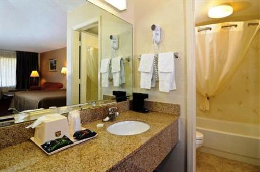 фото отеля BEST WESTERN Travelers Inn